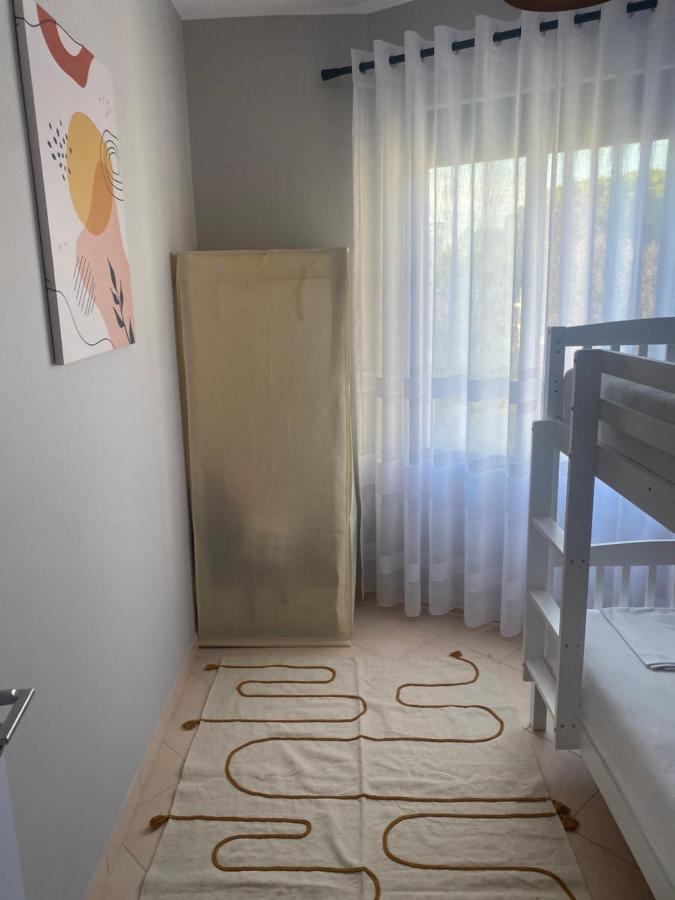 Cheerful 2-Bedroom Apartment In Golem Голем Экстерьер фото