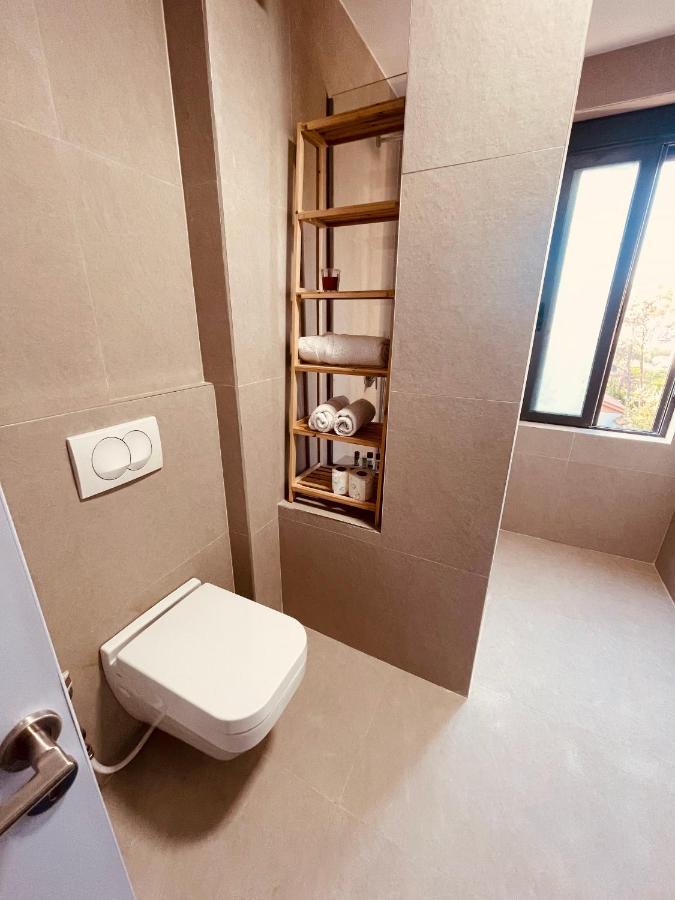 Cheerful 2-Bedroom Apartment In Golem Голем Экстерьер фото